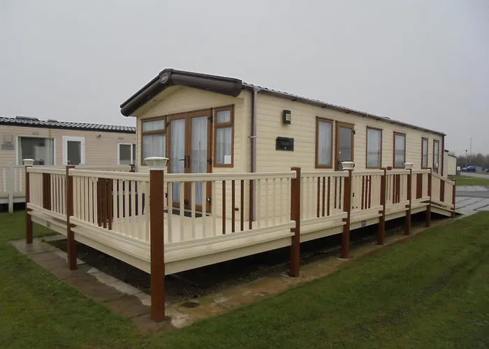The Grange Ingoldmells: Elan 6 Berth, Central Heated, Wrap Around Decking