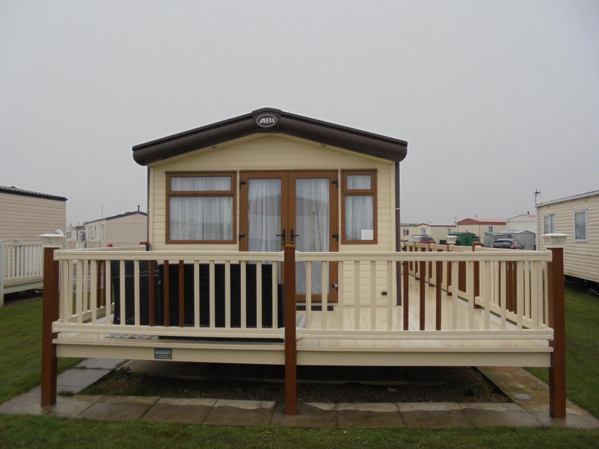 The Grange Ingoldmells: Elan 6 Berth, Heated, Wrap Around Decking Holiday home Ingoldmells