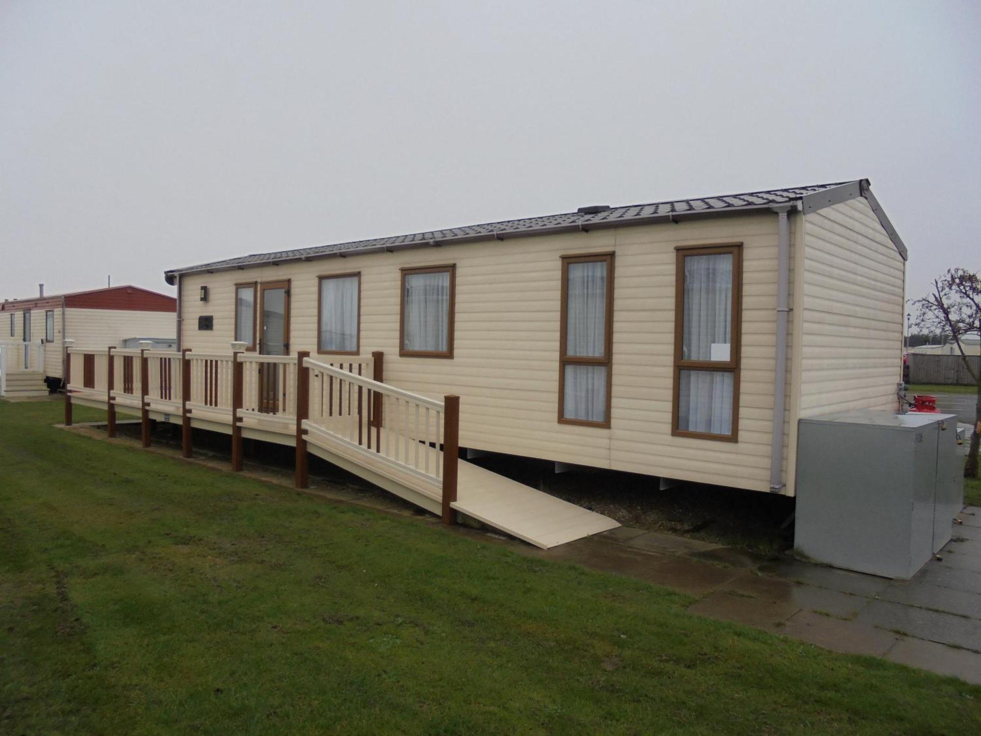 Holiday home The Grange Ingoldmells: Elan 6 Berth, Heated, Wrap Around Decking Ingoldmells