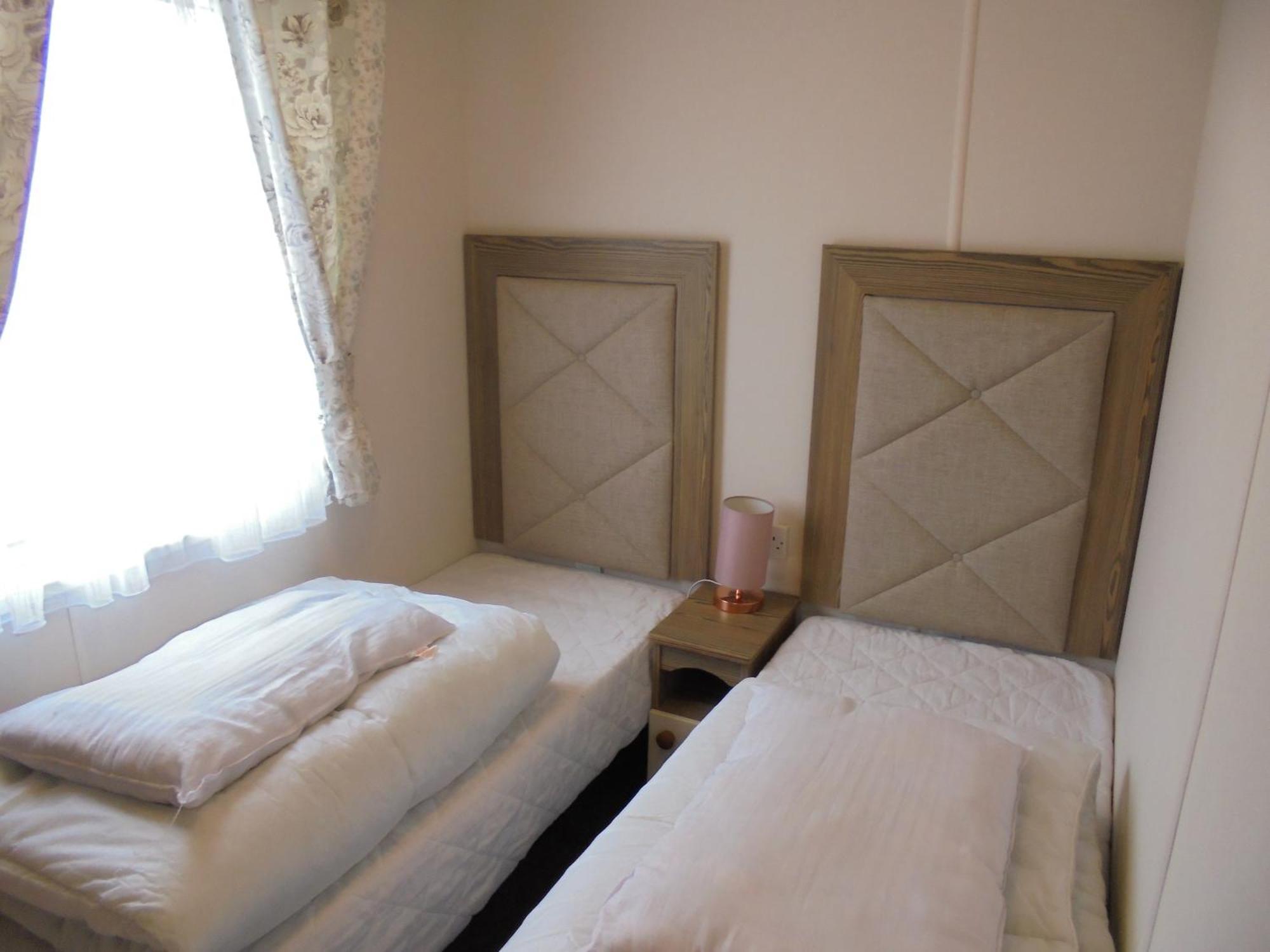 Holiday home The Grange Ingoldmells: Elan 6 Berth, Heated, Wrap Around Decking *