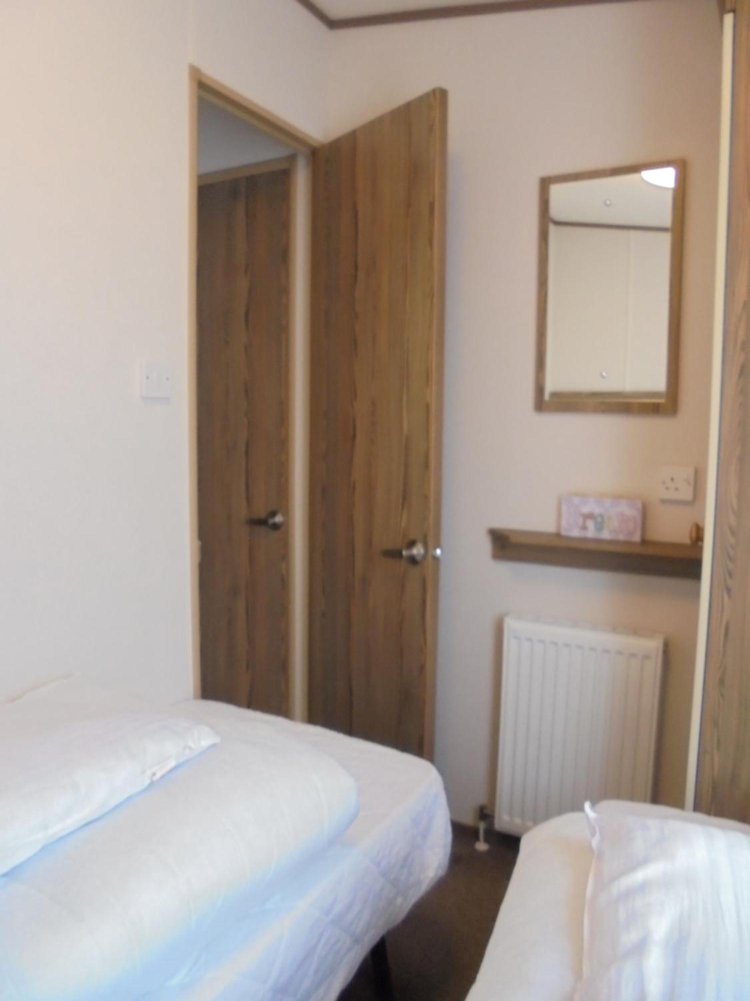 The Grange Ingoldmells: Elan 6 Berth, Heated, Wrap Around Decking