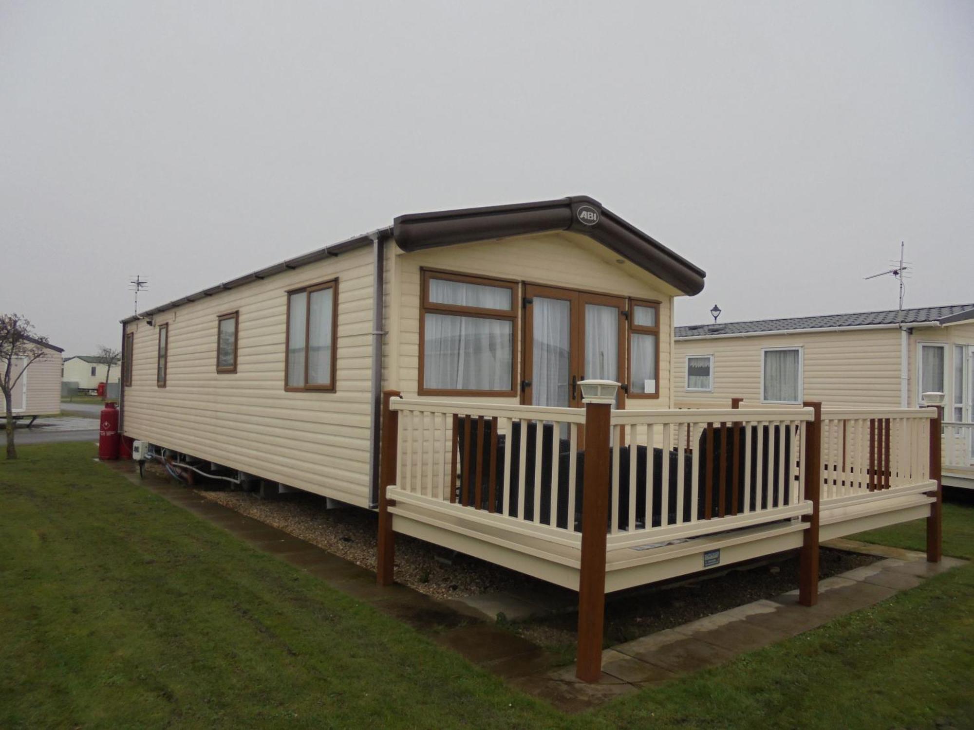 The Grange Ingoldmells: Elan 6 Berth, Heated, Wrap Around Decking