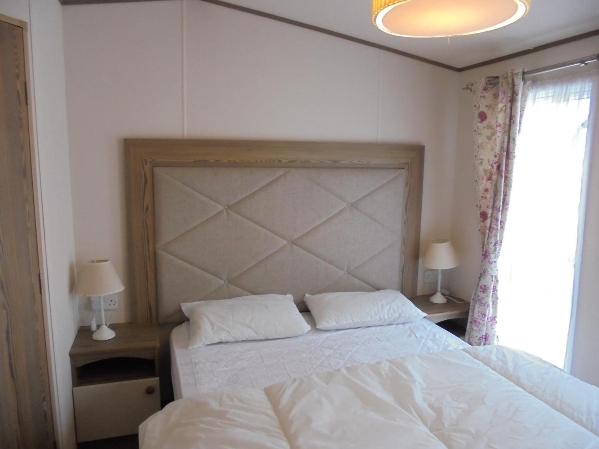 The Grange Ingoldmells: Elan 6 Berth, Heated, Wrap Around Decking Holiday home Ingoldmells