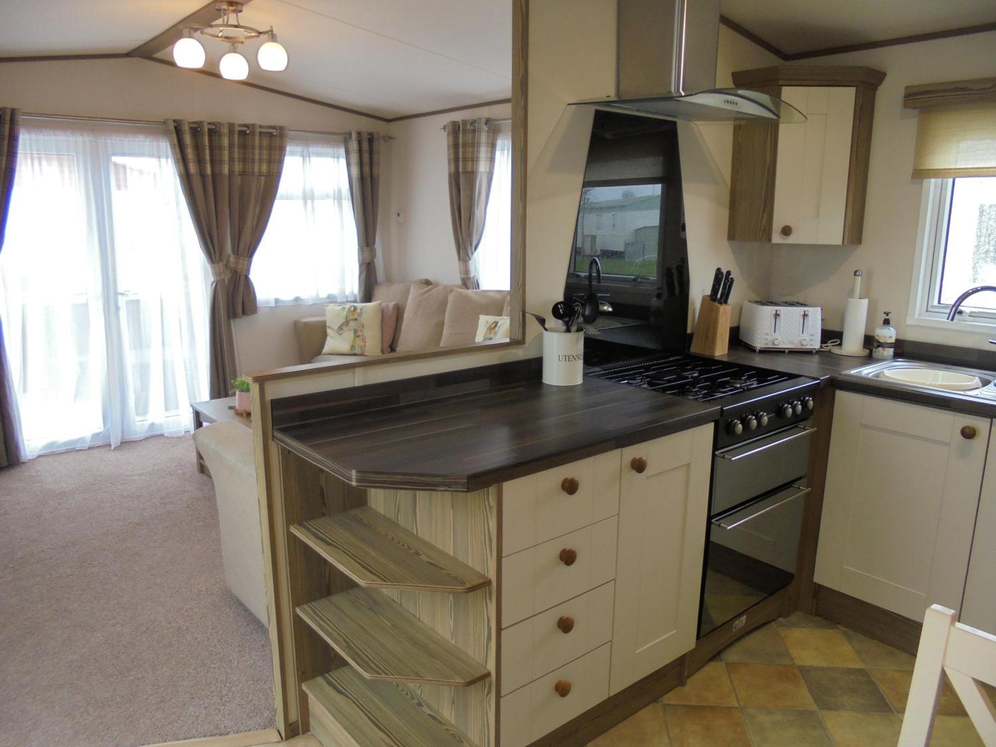 The Grange Ingoldmells: Elan 6 Berth, Heated, Wrap Around Decking