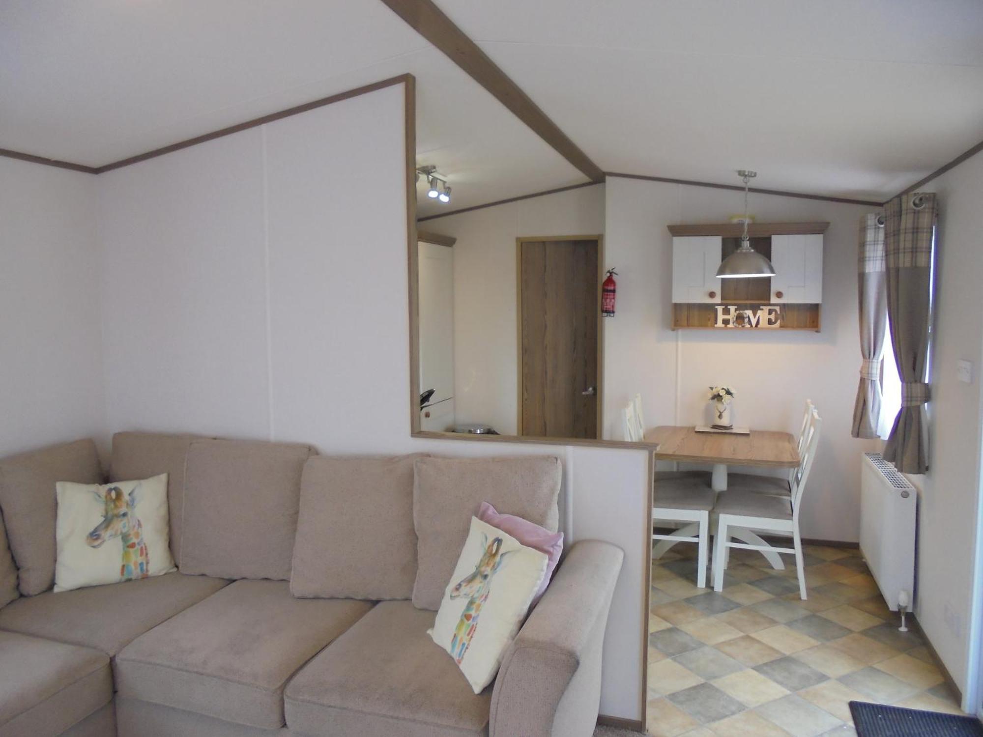 The Grange Ingoldmells: Elan 6 Berth, Heated, Wrap Around Decking * Ingoldmells