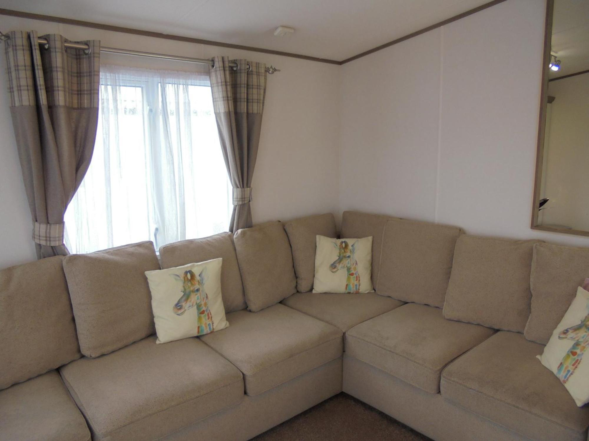 The Grange Ingoldmells: Elan 6 Berth, Heated, Wrap Around Decking *