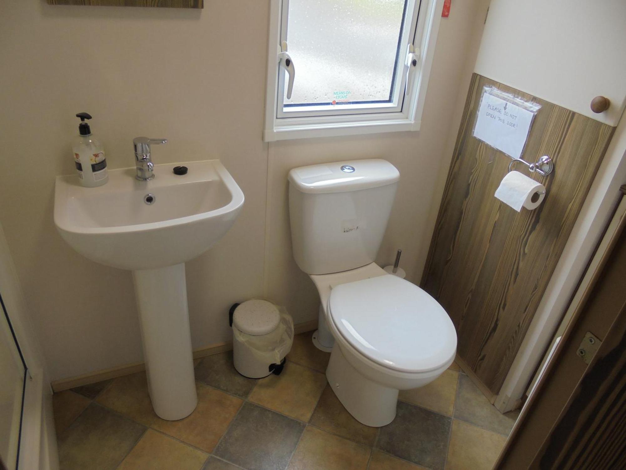 The Grange Ingoldmells: Elan 6 Berth, Heated, Wrap Around Decking *